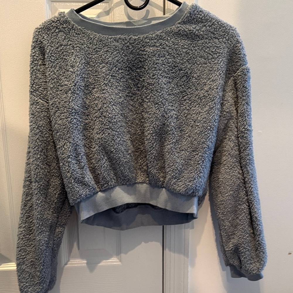 Style Rack Blue Fleece cropped top. Size small